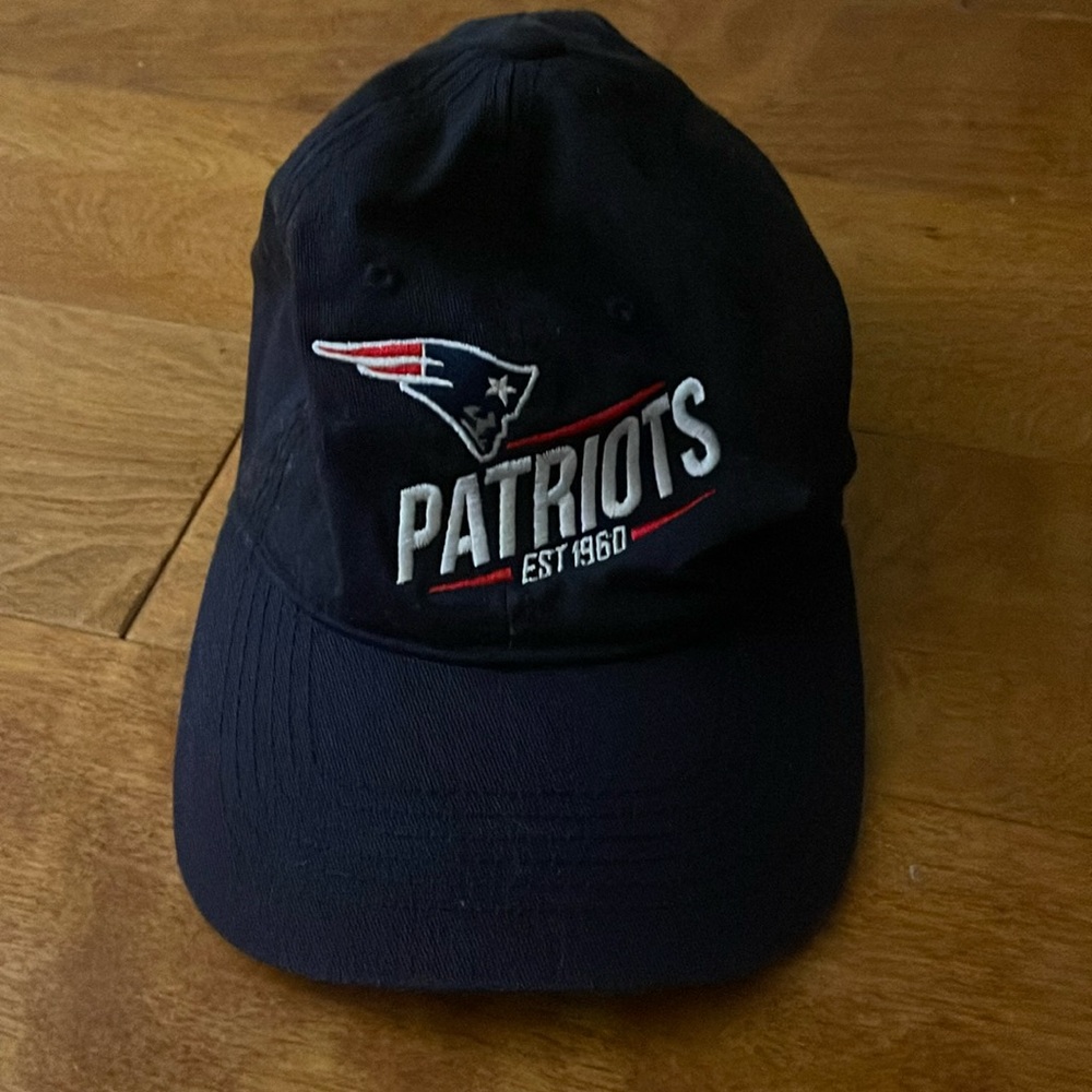 Womens Patriots ball cap never worn!